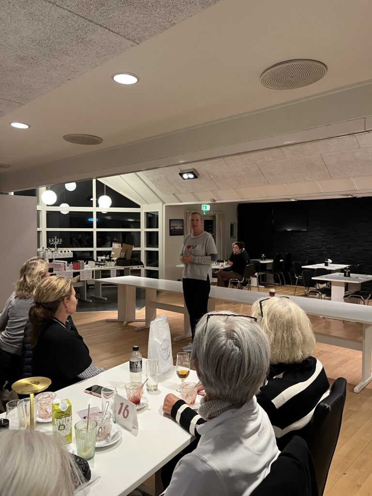 Rikke Annoncerer Vinder Af Butikskonkurrence